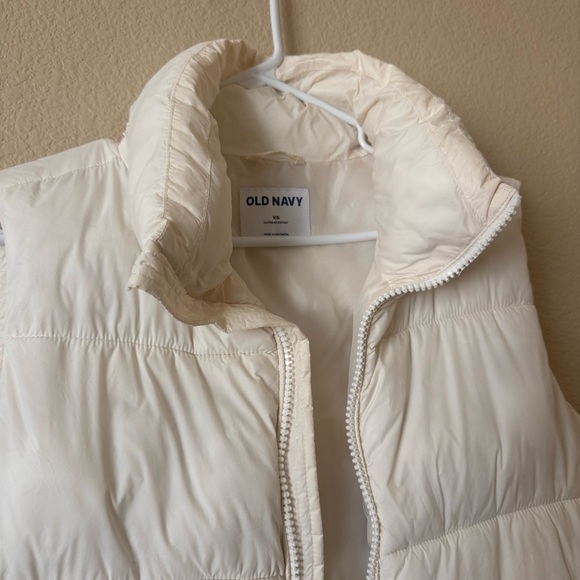 Old Navy Cream puffer vest XS - Picture 2 of 3
